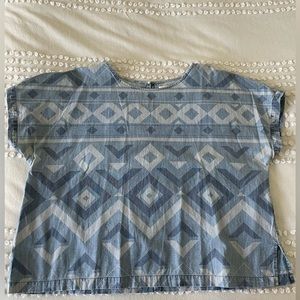 Old Navy short sleeve blue denim shirt, geometric print, size XL